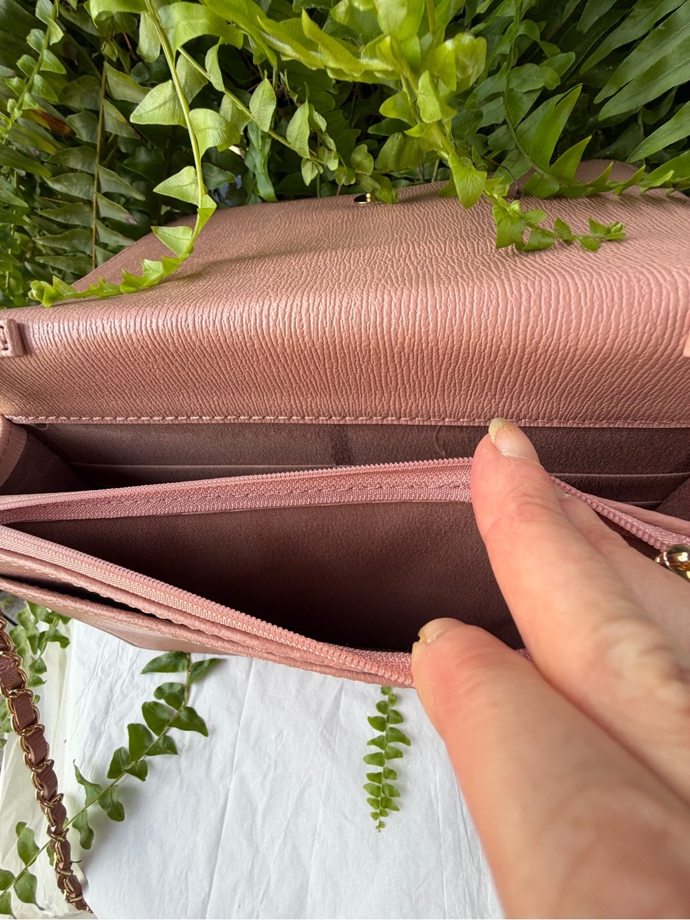 Badgley Mischka NWT Rose Pink Vegan Leather crossbody/shoulder bag - Picture 9 of 10